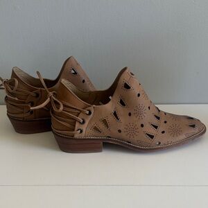 Musse & Cloud Brown Laser-Cut Leather Lace-Back Mules